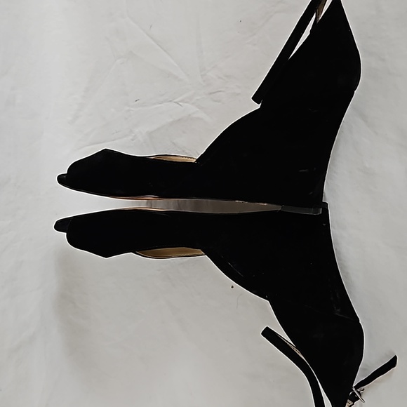 Ann Taylor Dagny Black Suede Peeptoe Ankle Strap Wedge Sandal Size 10 - Picture 7 of 10